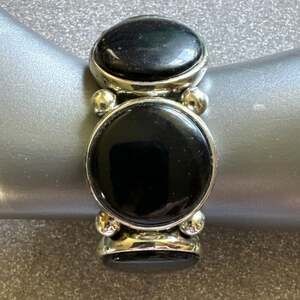 Chunky Stretchy Bracelet Round Flat Black Beads Silver Bead Accents In 4 Corners